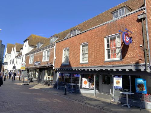 26-27 St. Peters Street, Canterbury, CT1