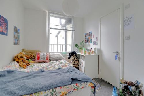 74 Lewes Road, Brighton, BN2