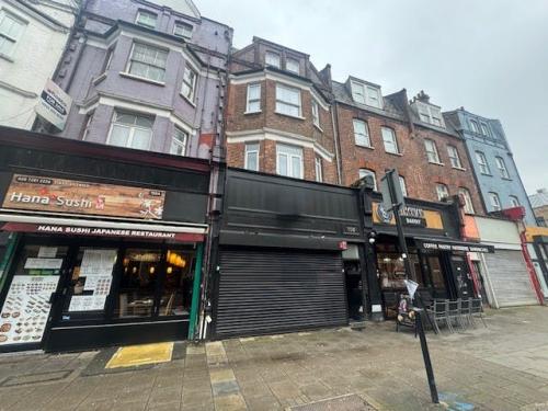 150 Seven Sisters Road, Finsbury Park, London, N7
