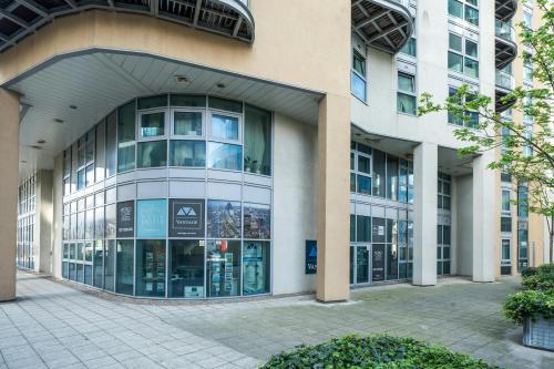 122 Bridges Court Road, Battersea, London, SW11