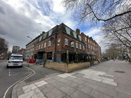 The Rising Sun, 98 Harper Road, Bermondsey, London, SE1