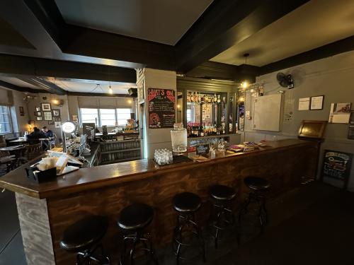 The Rising Sun, 98 Harper Road, Bermondsey, London, SE1
