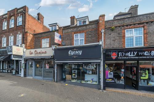 50 Bridge Street, Pinner, HA5