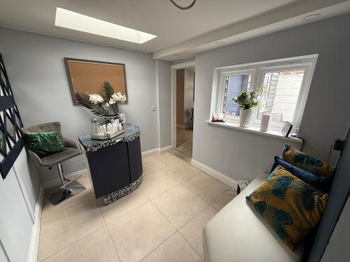 Sheffield House, High Street, Maidenhead, SL6