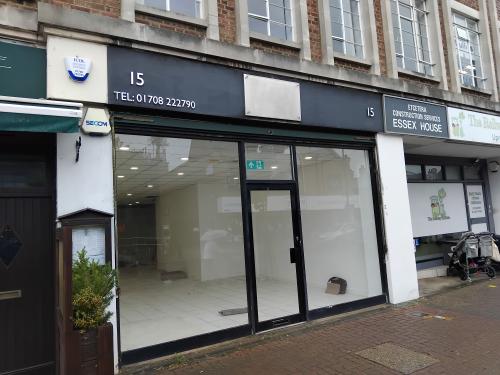 STATION ROAD, 15 R, Upminister, RM14