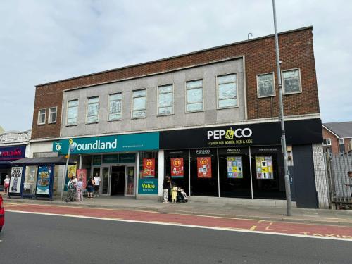 98 London Road, Portsmouth, PO2