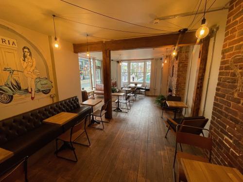 81-82 St. James's Street, Brighton, BN2