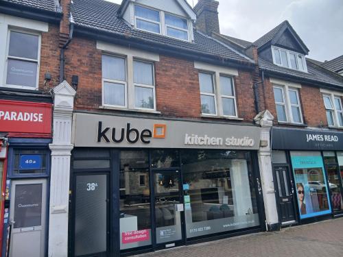 38 Station Road, Upminster, RM14