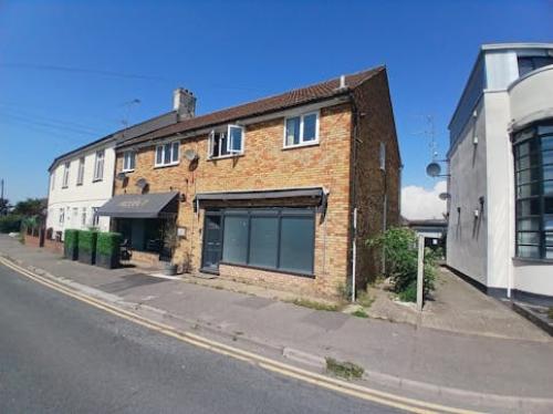 58 Station Road, West Horndon, Brentwood, CM13