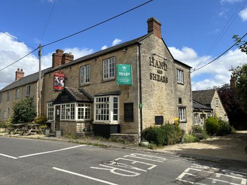 The Hand & Shears, Church Road, Church Hanborough, Witney, OX29