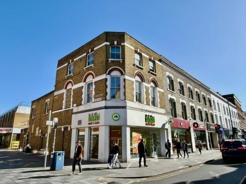 119 Putney High Street, Putney, London, SW15