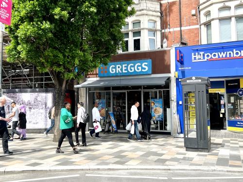 209 High Road, Ilford, IG1