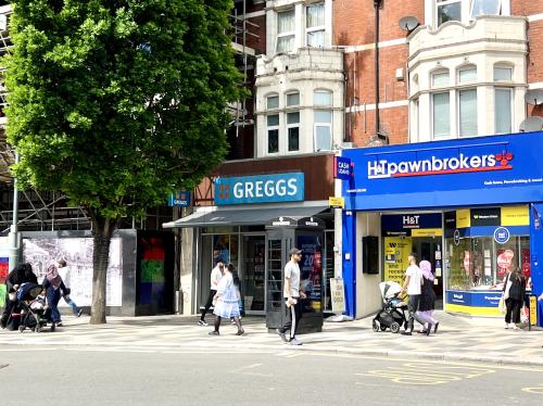 209 High Road, Ilford, IG1