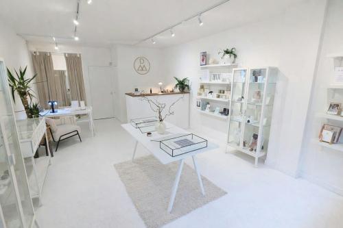 Potters Walk, Shop 2, 134 High Street, Royal Wootton Bassett, SN4