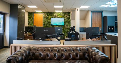 Unit 4B Ground Floor, Austin Park, Yeoman Road, Ringwood, BH24