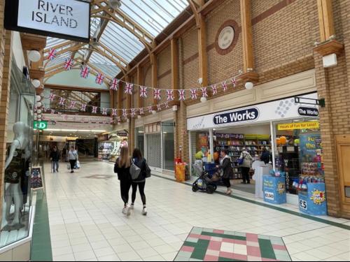 Unit 9, Green Lanes Shopping Centre, Barnstaple, EX31
