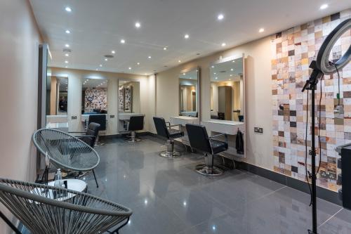 36 Church Street, Reigate, RH2