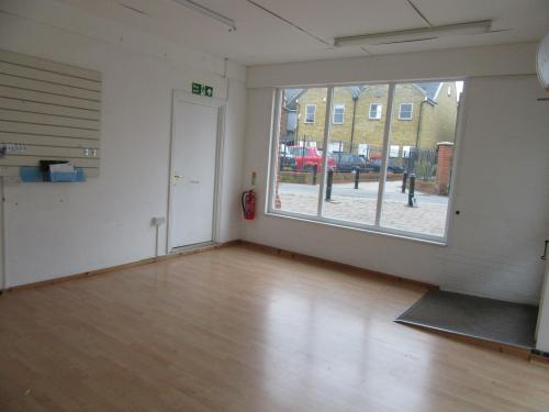 Units 1-3 & 5-7, Roche Close, Rochford, SS4