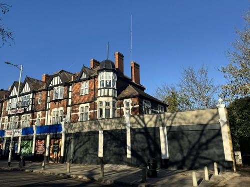 94/95 Aldersbrook Road, Wanstead, London, E12