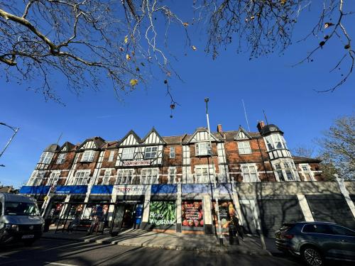 94/95 Aldersbrook Road, Wanstead, London, E12