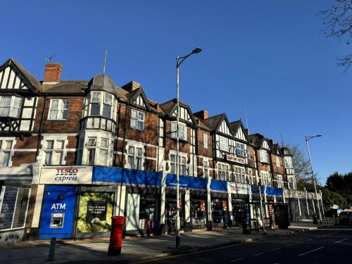 94/95 Aldersbrook Road, Wanstead, London, E12