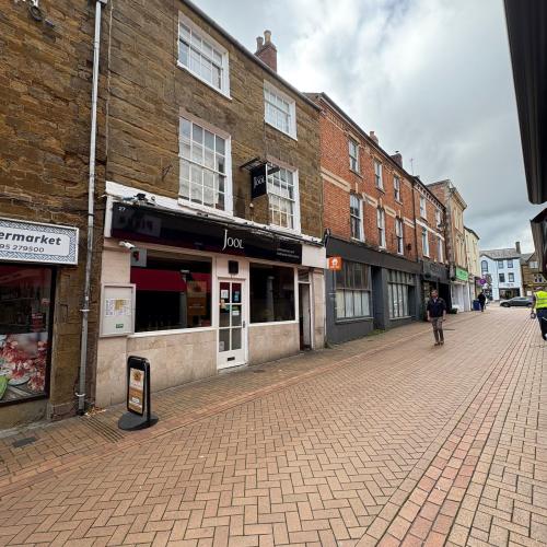 27 28 & 28a Parsons Street, Banbury, OX16