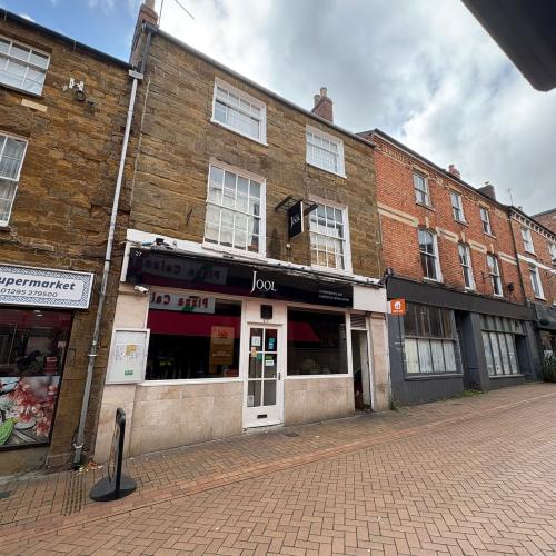 27 28 & 28a Parsons Street, Banbury, OX16