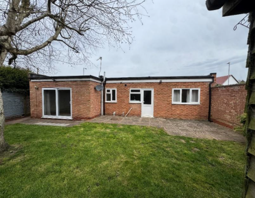 Ufton Garage Shop, Southam Road, Ufton, Leamington Spa, CV33