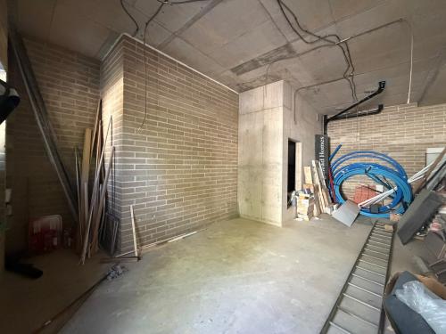 100 Warwick Road, Ealing, London, W5