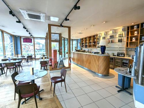 2 The Boulevard, Crawley, RH10