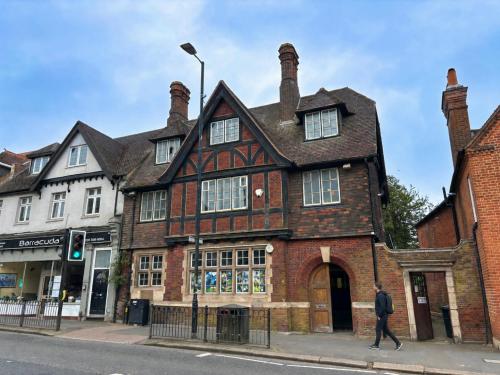 37 High Street, Bushey, WD23