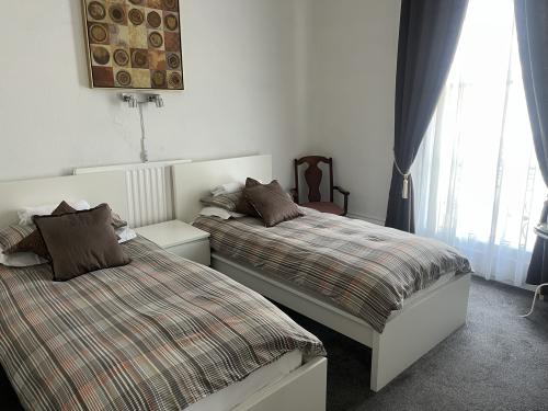 Maon Hotel, 26 Upper Rock Gardens, Brighton, BN2