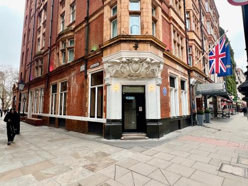 126A Southampton Row, Bloomsbury, London, WC1B