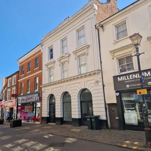 The Old Bank, 10 High Street, Banbury, OX16