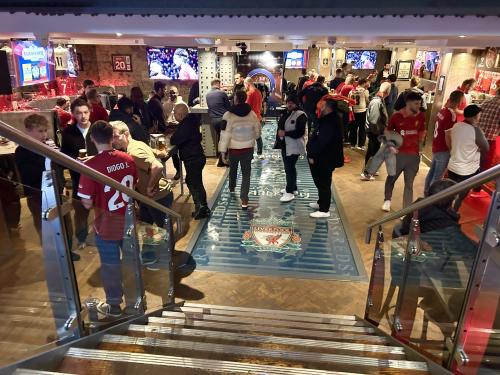 Reds Bar