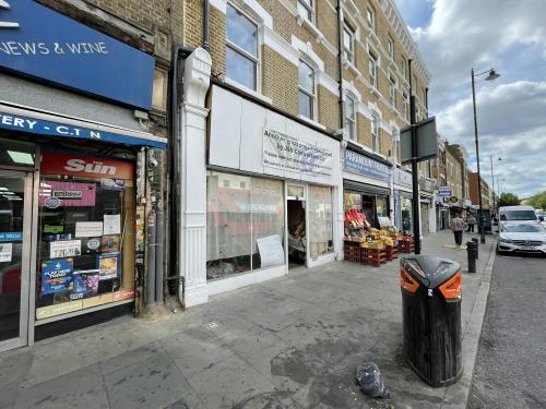 124 Stoke Newington High Street, Stoke Newington, London, N16