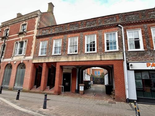 17 Bartholomew Street, Newbury, RG14
