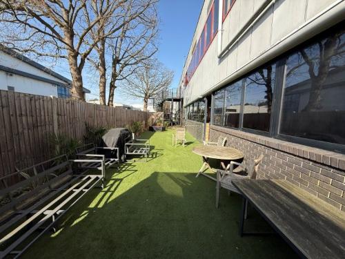 6 & 7 Canada Road, Byfleet, KT14