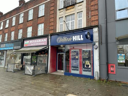 1 Twyford Parade, 372 Ewell Road, Tolworth, KT6