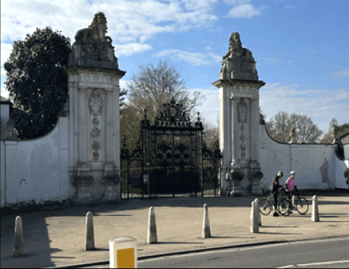 The Kings Arms Hotel, 2 Hampton Court Road, Hampton Court, KT8