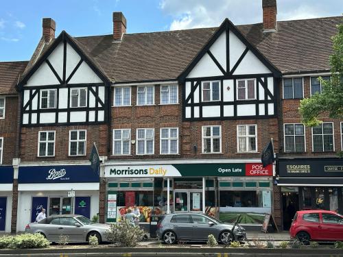 23 High Street, Esher, KT10