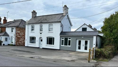 Unit 5 The Forge, Reading Road, Burghfield Common, Reading, RG7