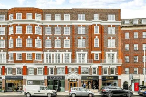 135 Fulham Road, Chelsea, London, SW3