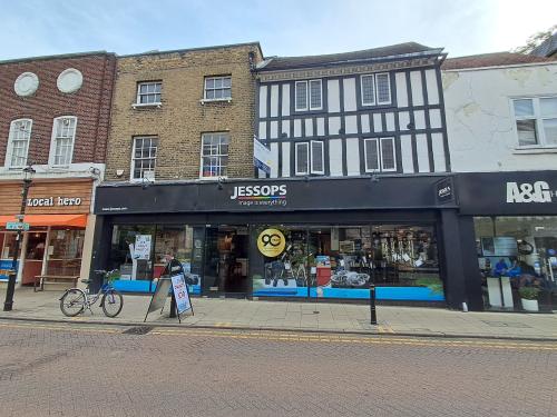 18-20 Thames Street, Kingston Upon Thames, KT1