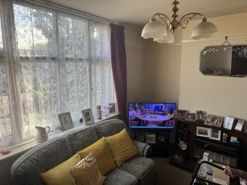 217 Edgware Road, Colindale, London, NW9