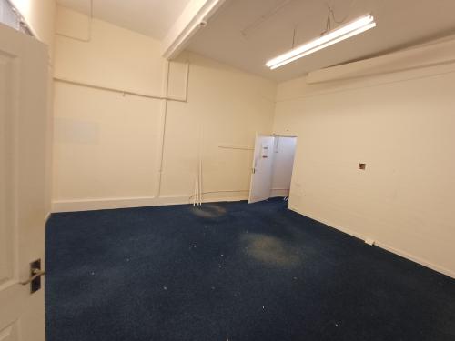 3 Leeming Road, Borehamwood, WD6