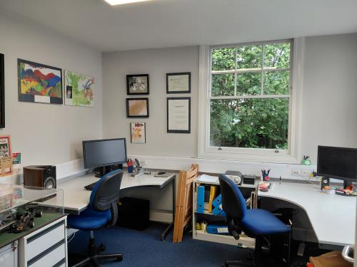62 Well Lane, Woking, GU21