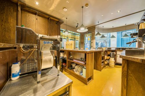 5 Bow Lane, City, London, EC4M