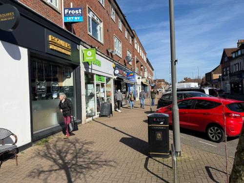 Shop 1, 16 Packhorse Road, Gerrards Cross, SL9
