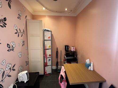 222 High Road, Loughton, IG10